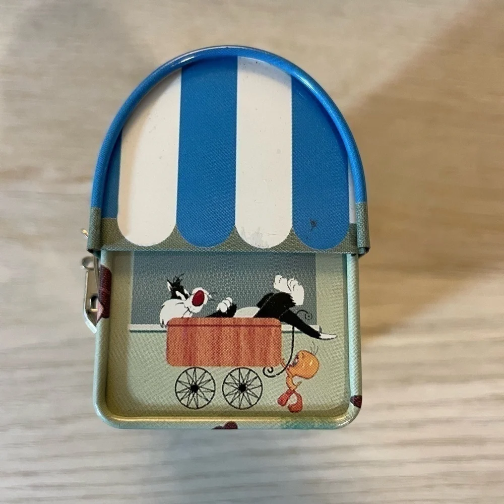 Hallmark Keepsake Ornament Lunch Wagon for Porky Pig Looney Tunes Lunchbox